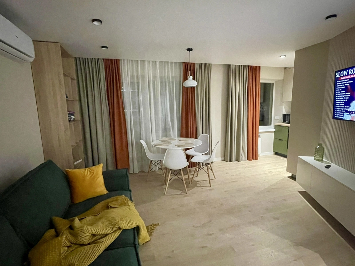 Апартаменты с отдельной спальней в сердце города