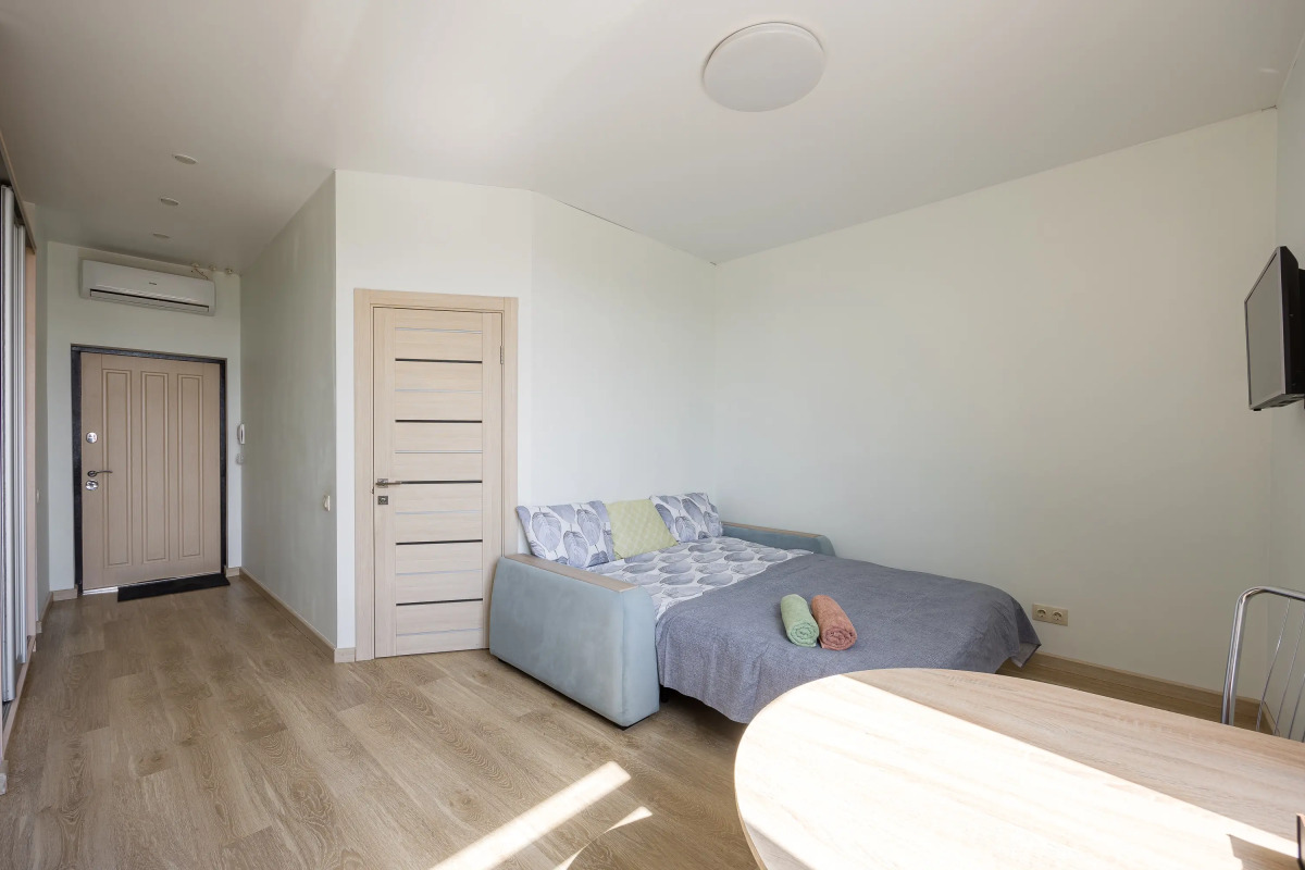 Квартира Студия на 30-ом Этаже с Видом на Лес