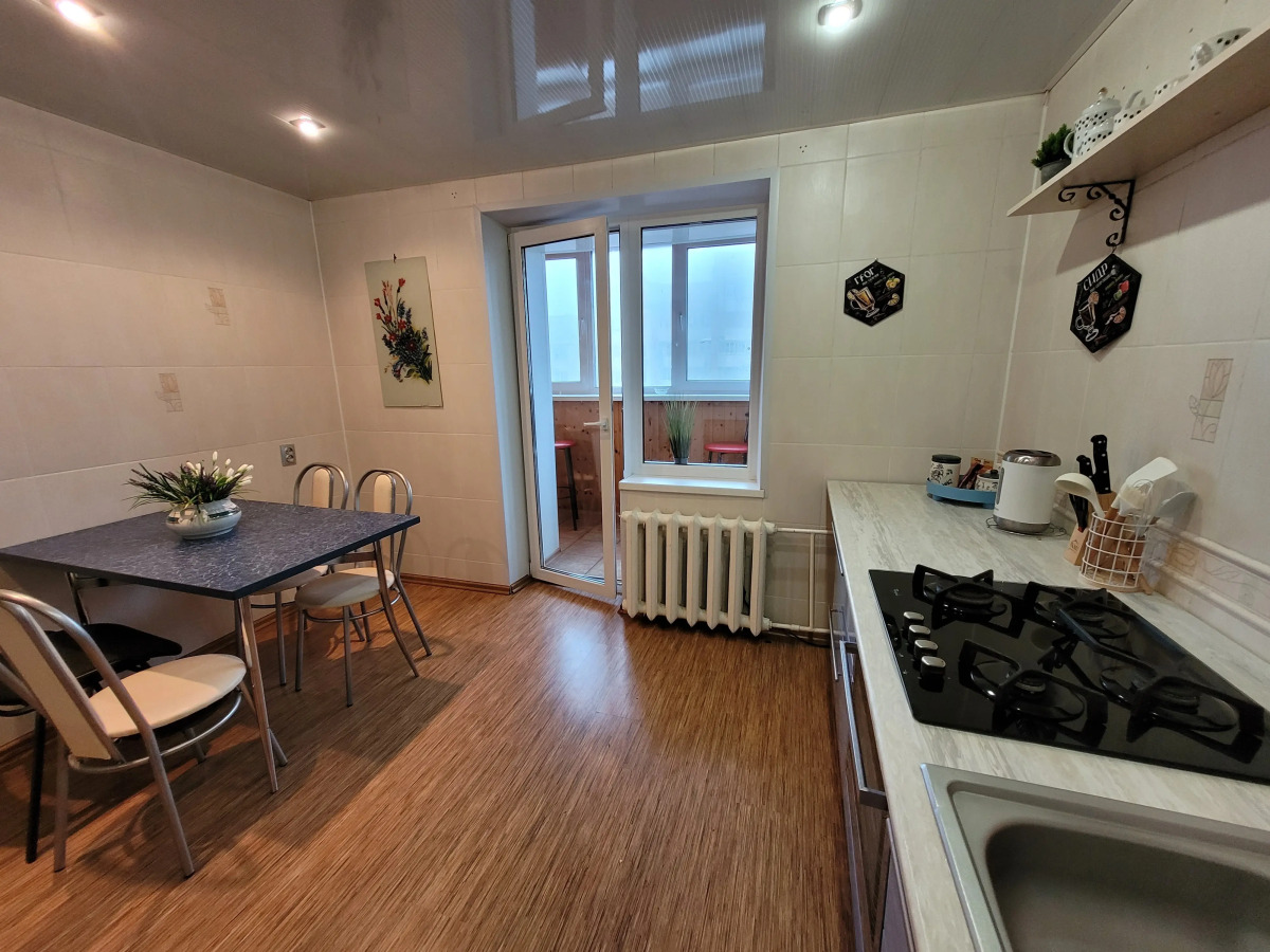 Апартаменты на Фрунзе в центре Размещение до 10-ти человек