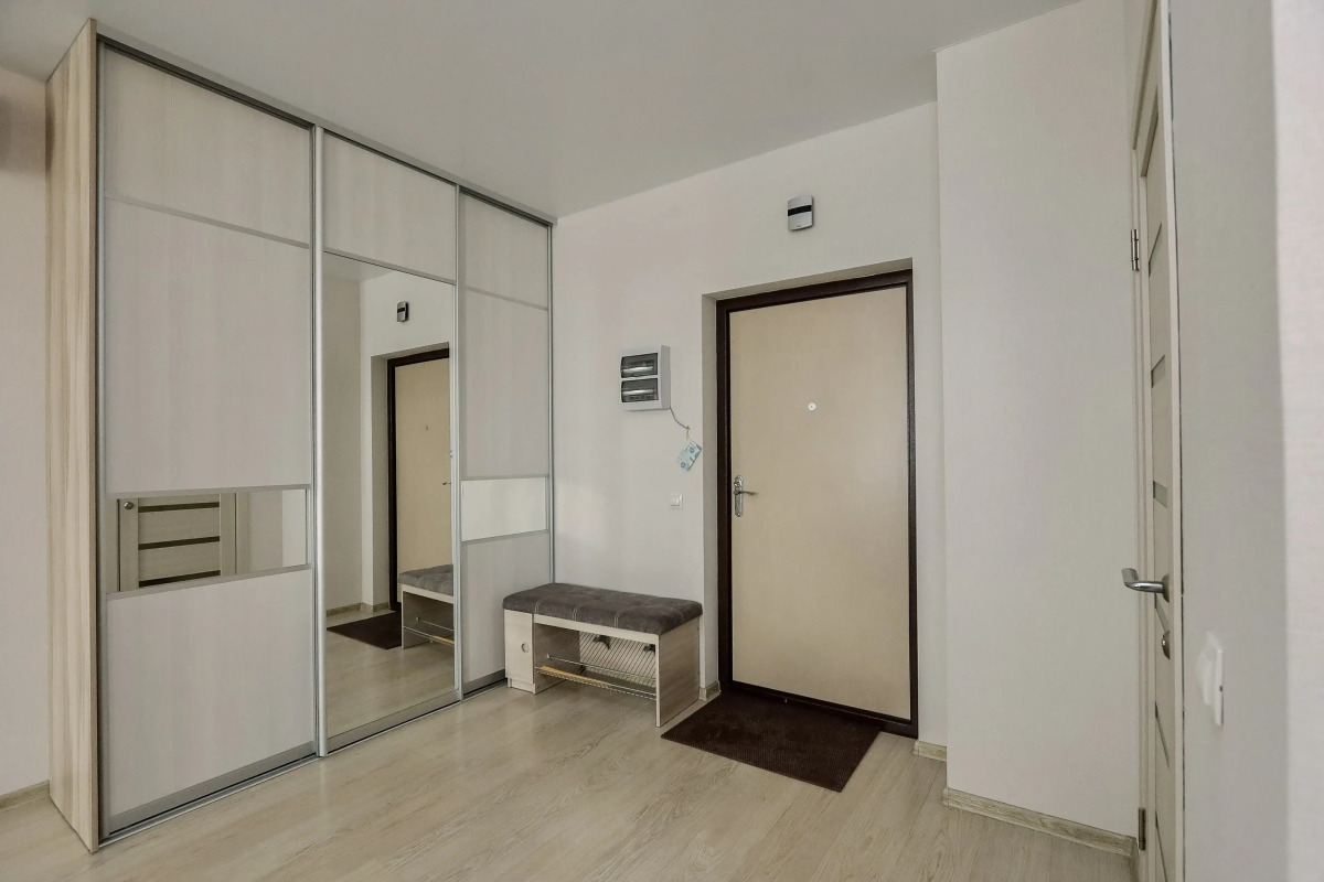 Апартаменты в ЖK Kолизeй c видом нa пруд.