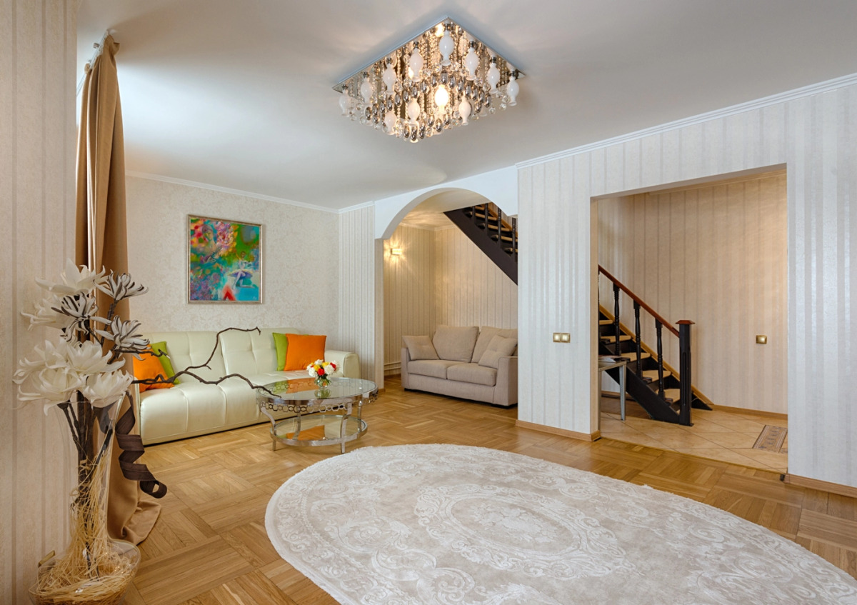 Апартаменты 5-комнатные HomeApart Сторожовская, 8