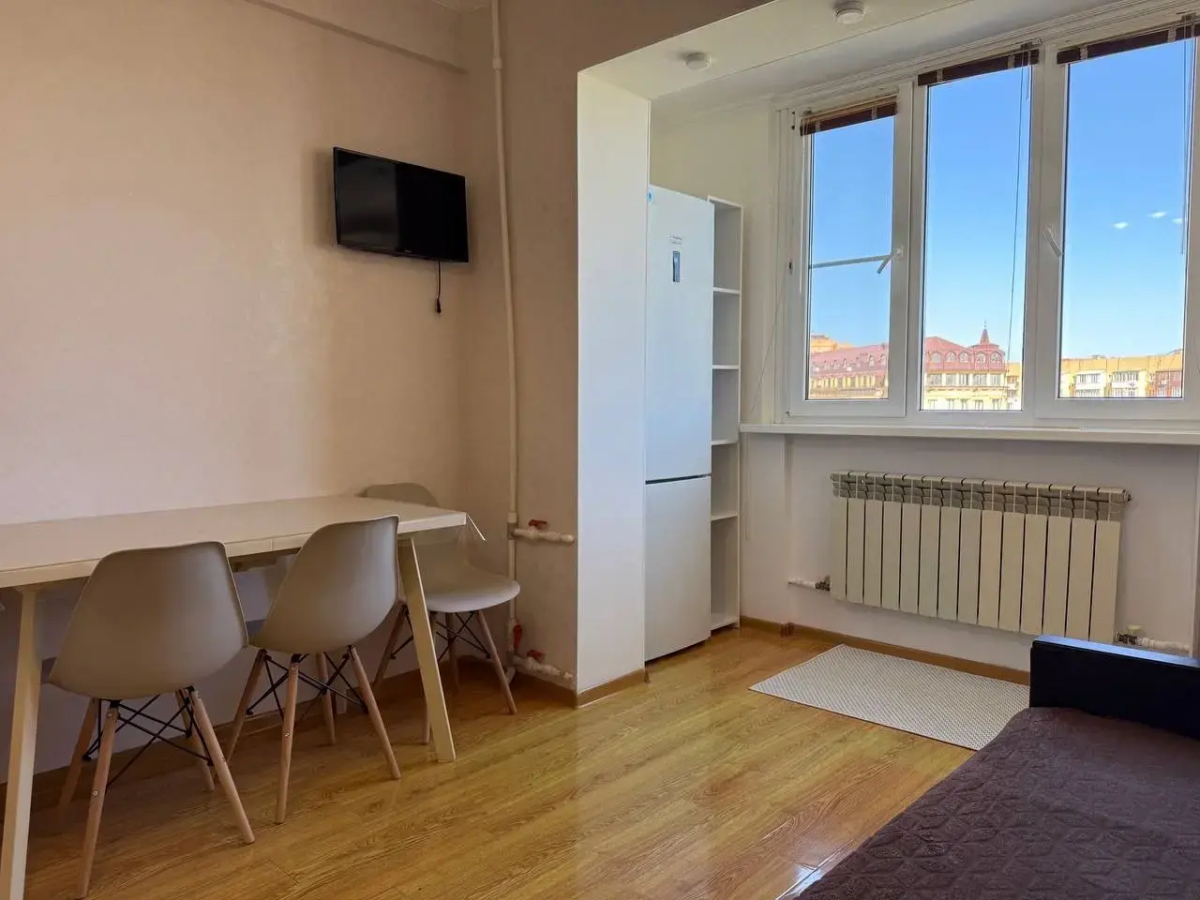 Апартаменты Светлые с балконом и стильной гостиной на Магомедали Магомеджанова