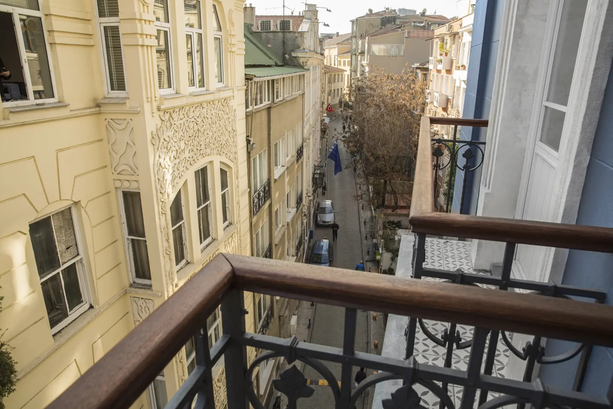 Отель Corinne Art & Boutique