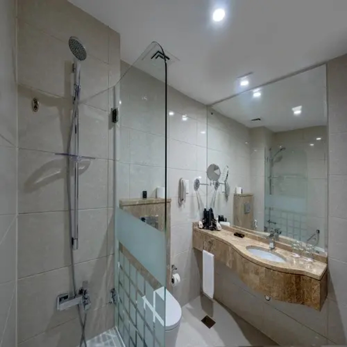 Отель Vintage Grand