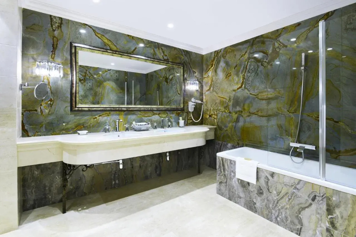 Отель Ambassadori Hotel Tbilisi