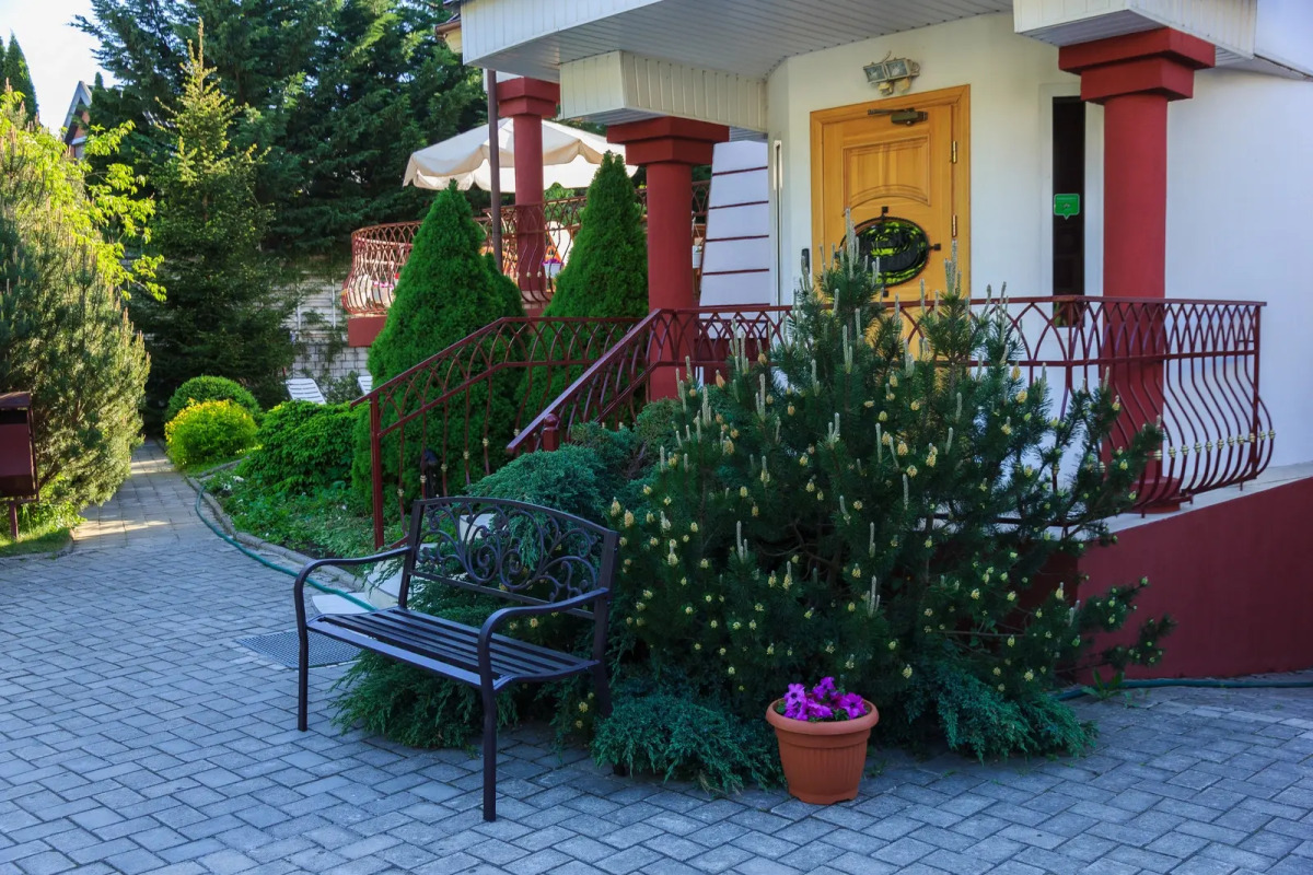 Меблированные комнаты Вилла Северин