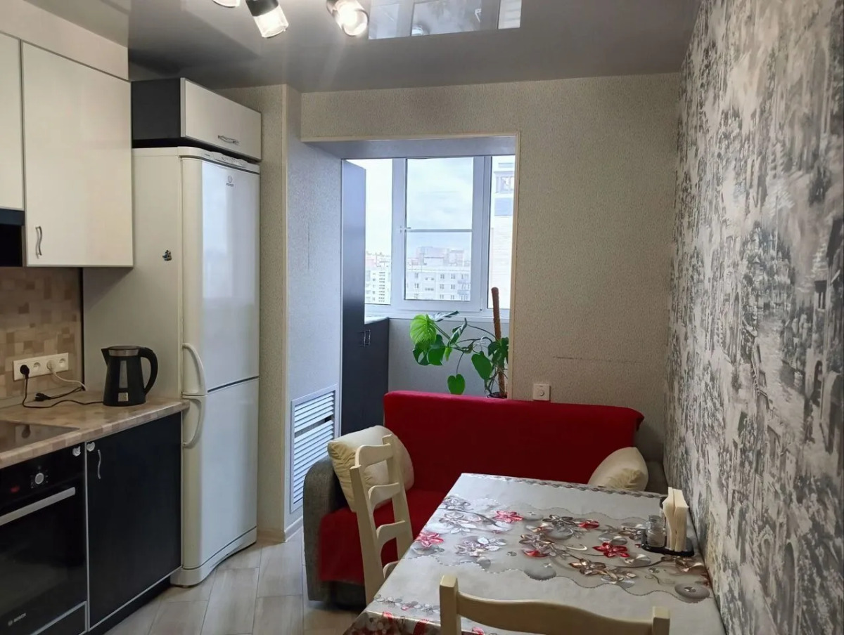 Квартира на Сергея Есенина 48