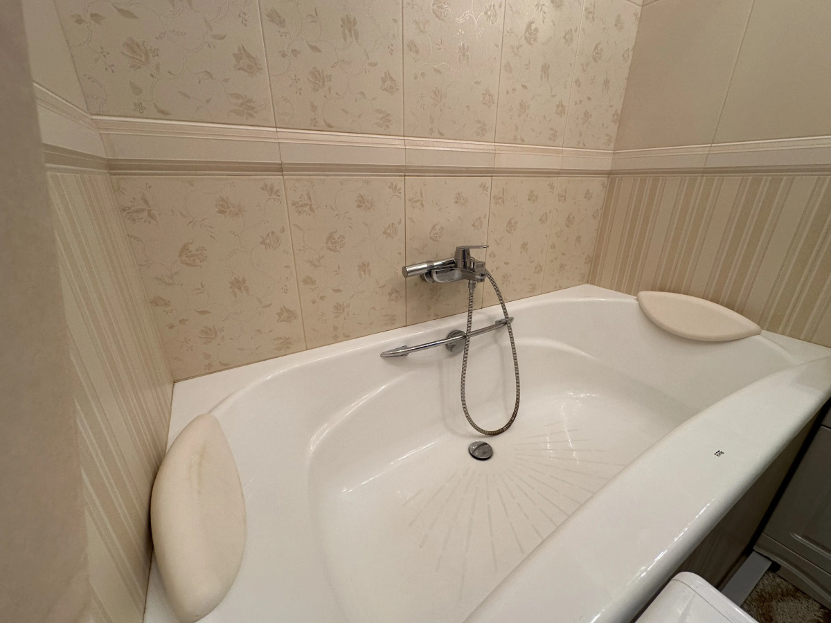 Квартира на Фастовской 14 с видом на бухту