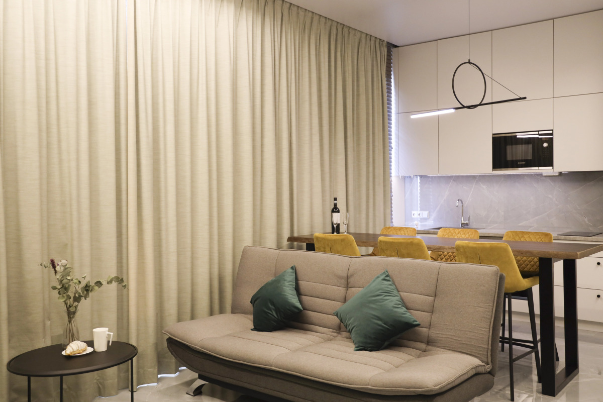 Апартаменты Buroshka Aparts С видом на город и дизайнерским ремонтом