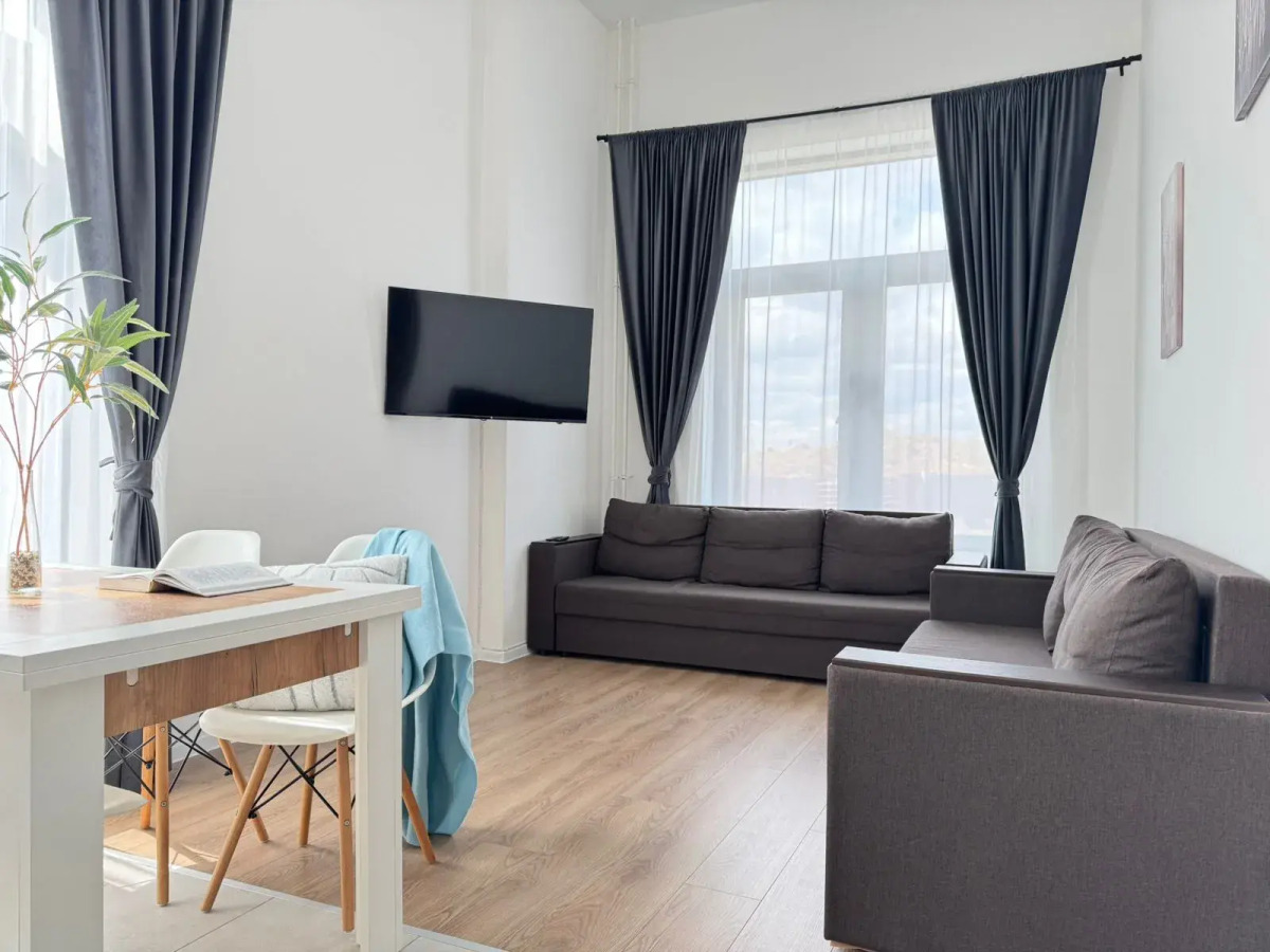 Квартира Двухкомнатная просторная и уютная ArtApart