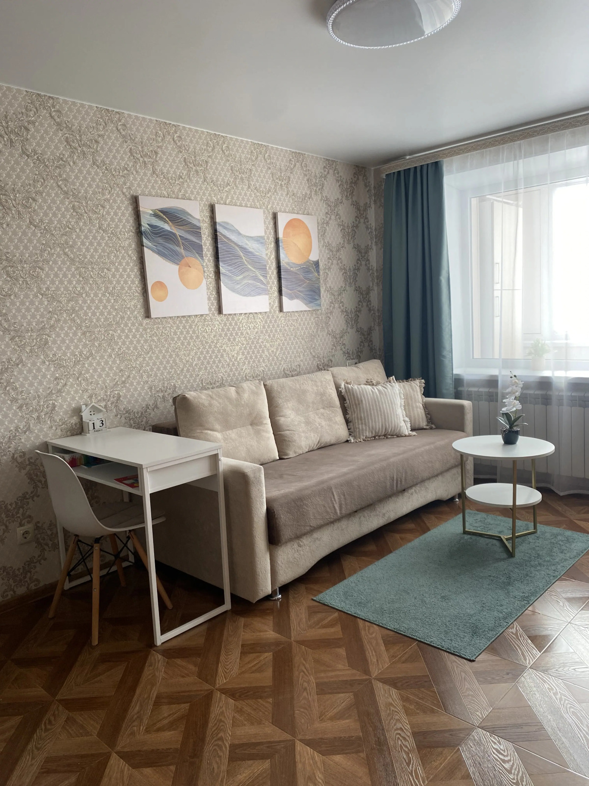 Квартира Уютная квартира с камином и лоджией на Ветеранов