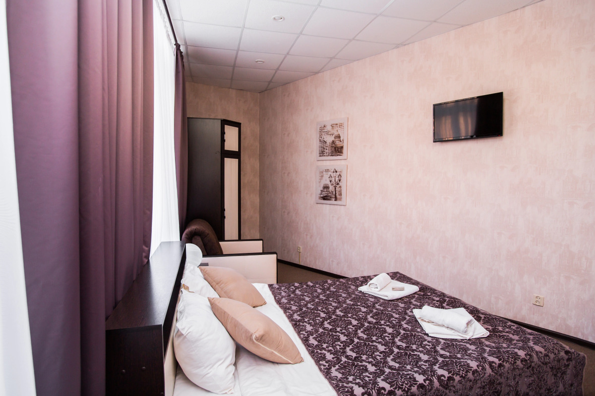 Отель Ромар