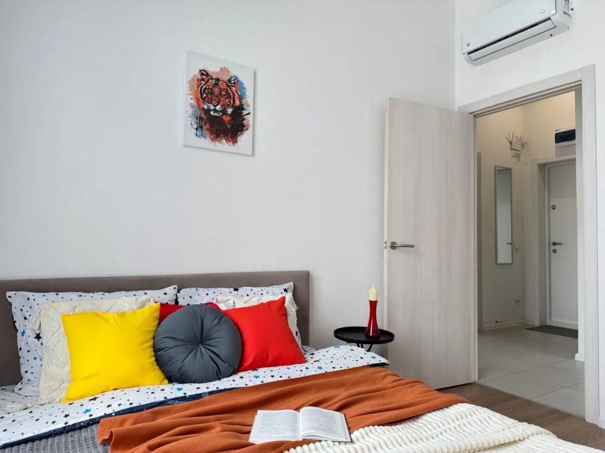 Квартира Двухкомнатная просторная и уютная ArtApart