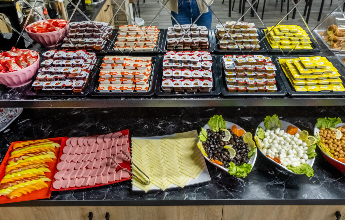 Отель The Queen Hotel