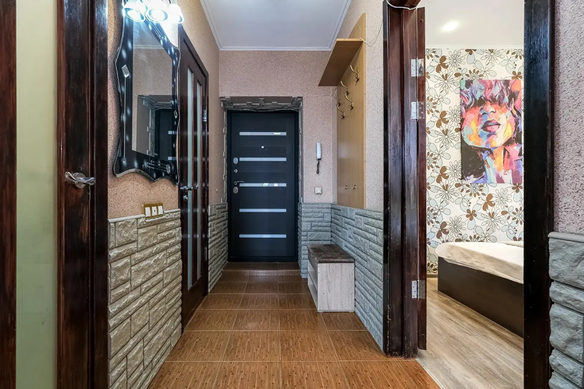 Апартаменты Титова 198/1