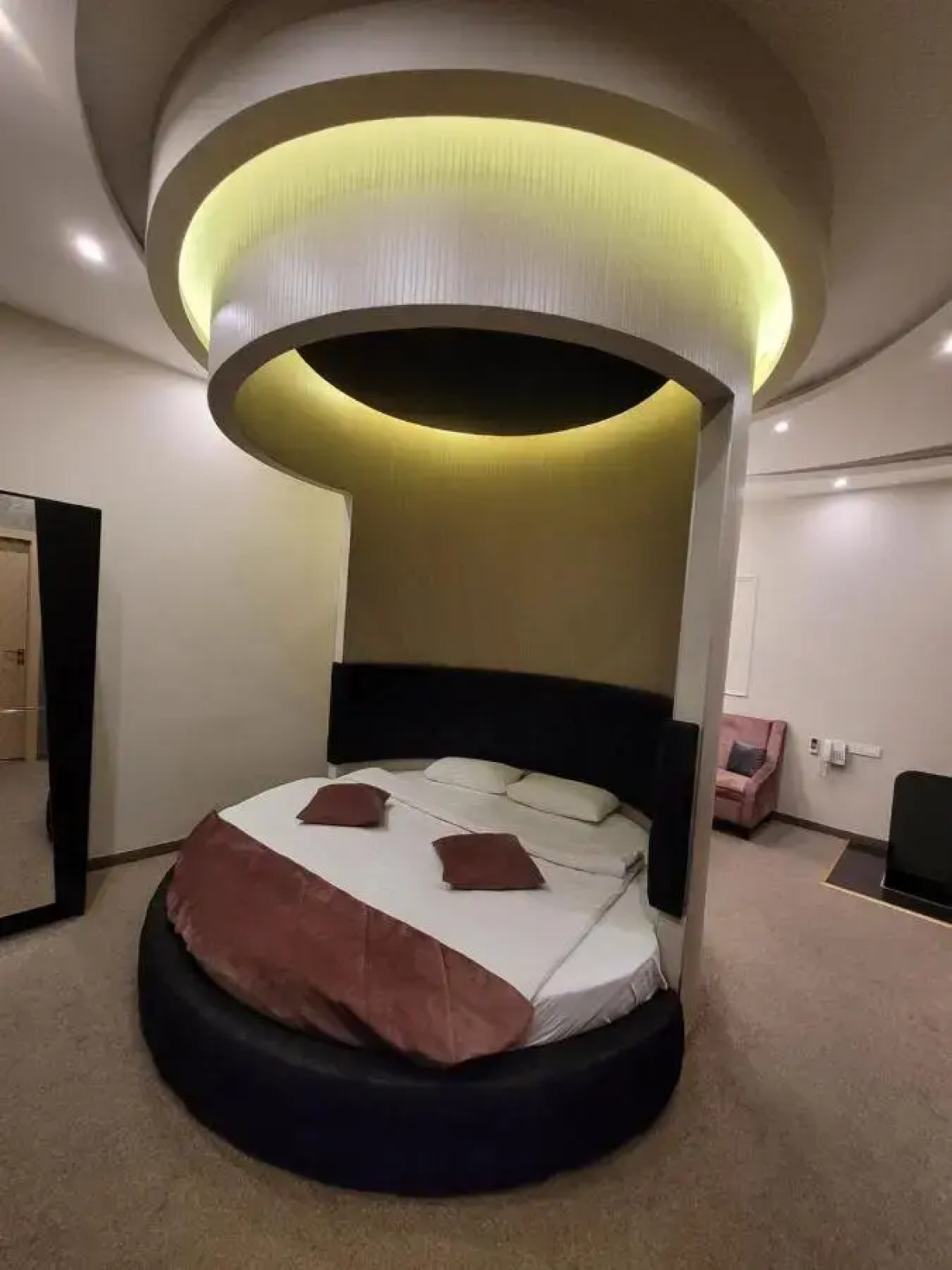 Отель Roma Yerevan & Tours