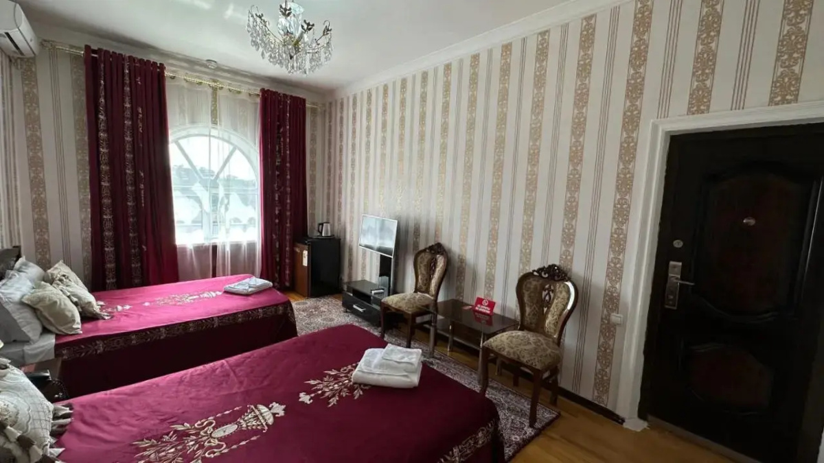 Отель Sarbon