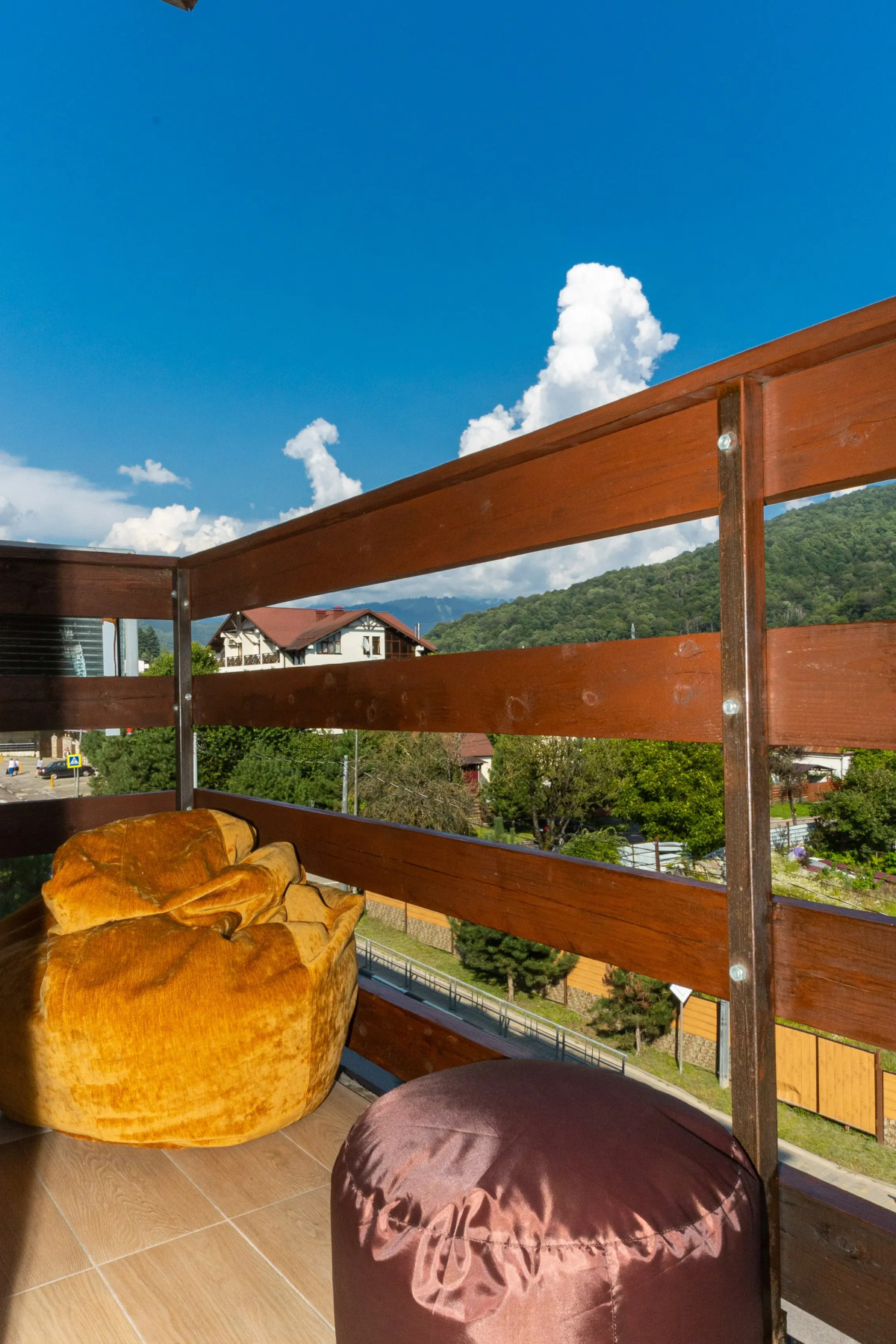 Апартаменты семейные с видом на горы