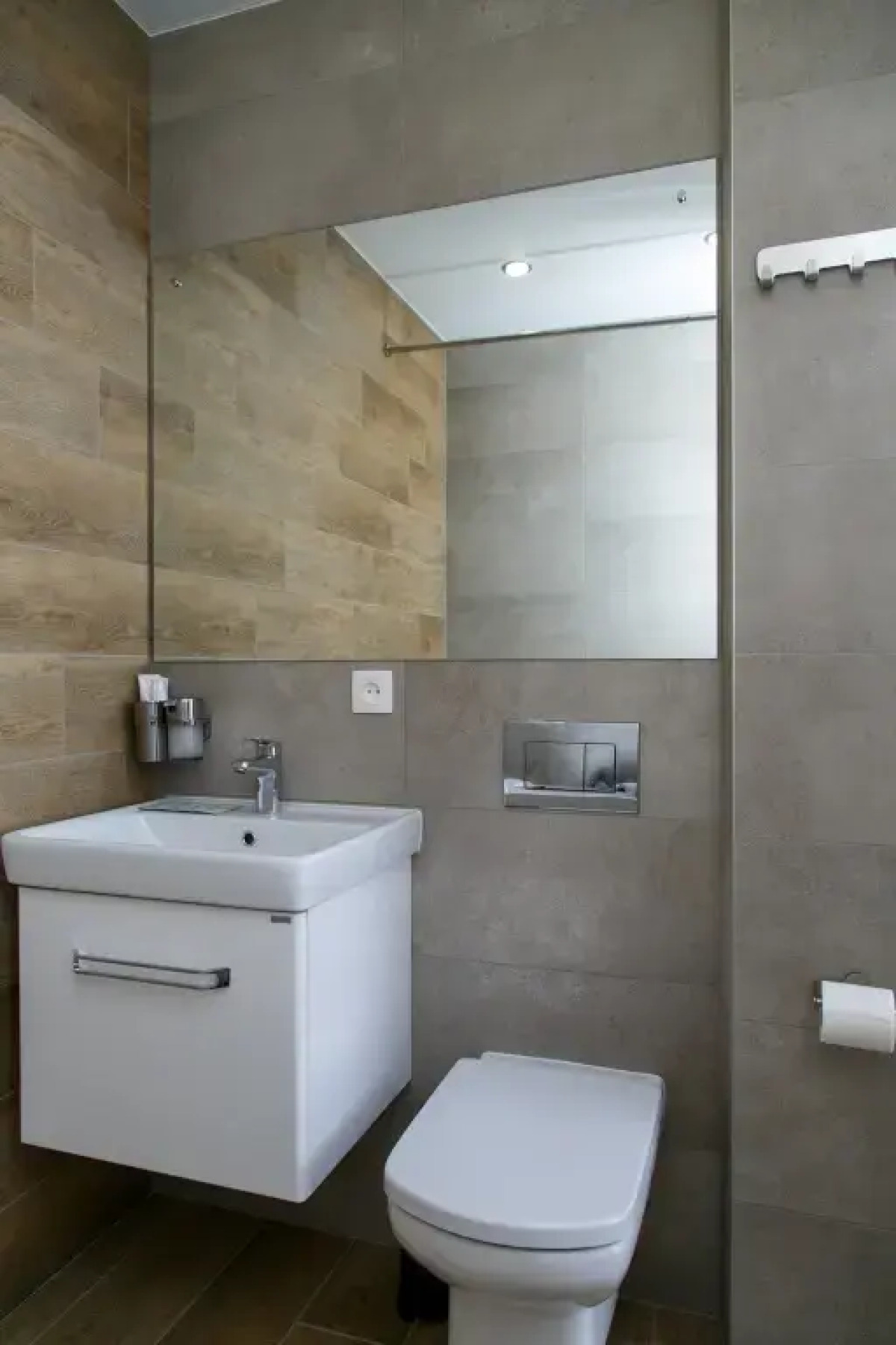 Апартаменты Домант Романова 60/1 (7)