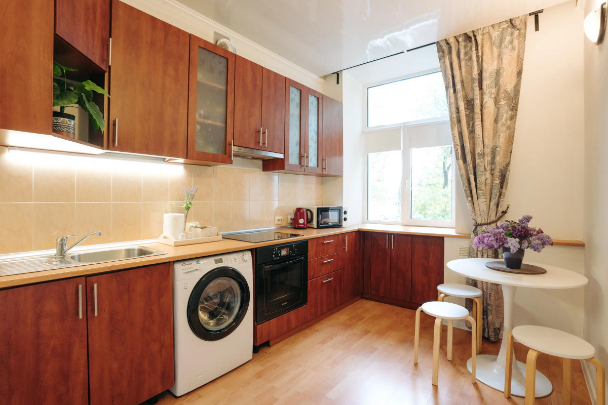 Апартаменты двухкомнатные Live in Karelia в центре у набережной Ленина 3