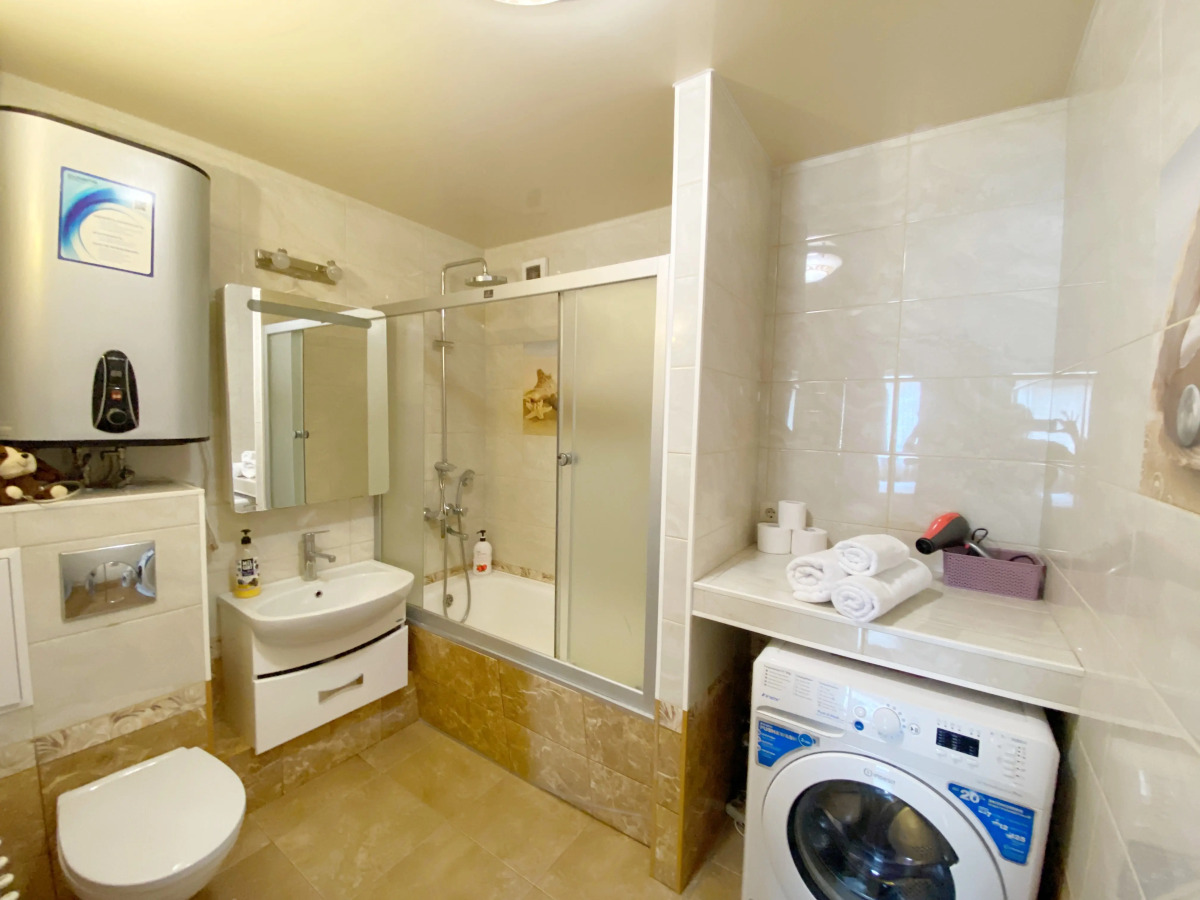 Апартаменты трехкомнатные на Острякова 7а