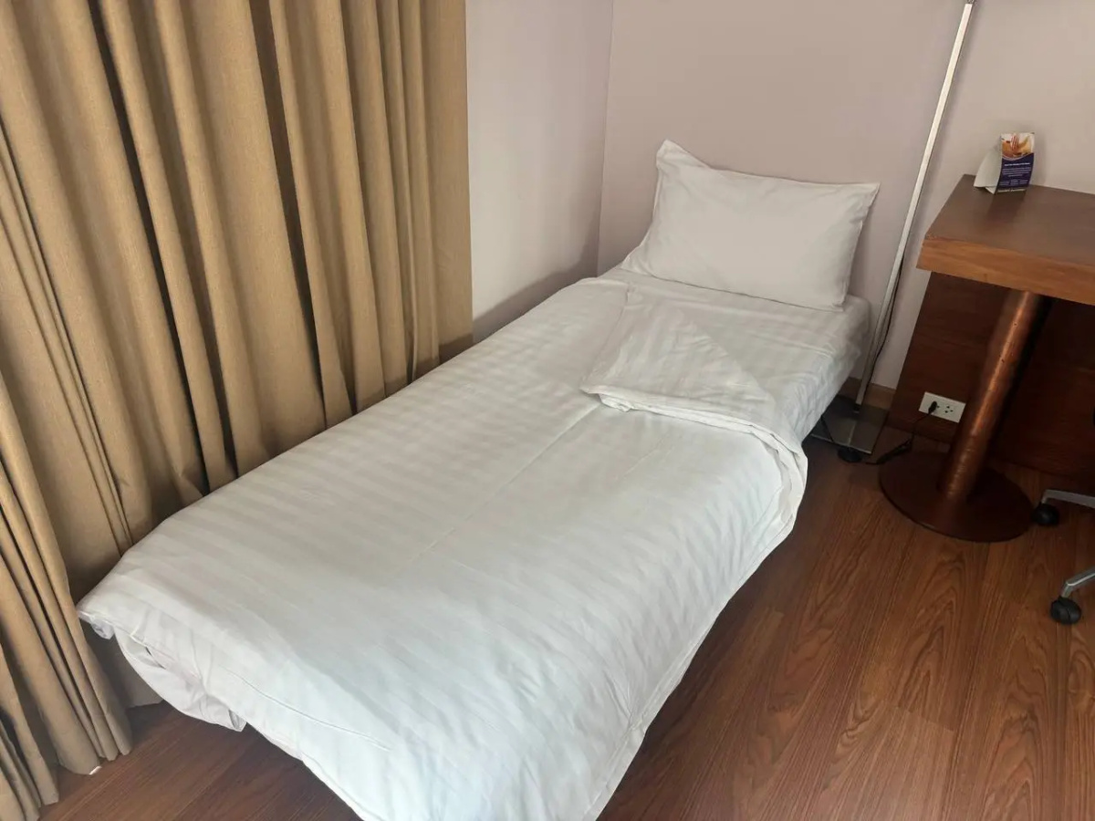 Отель Sacha's Hotel Uno