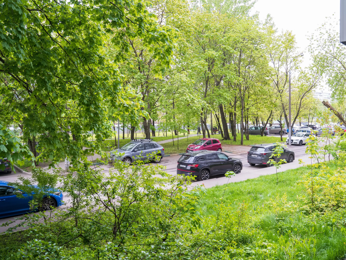 Квартира Просторная Двухкомнатная Natali на метро Пражская