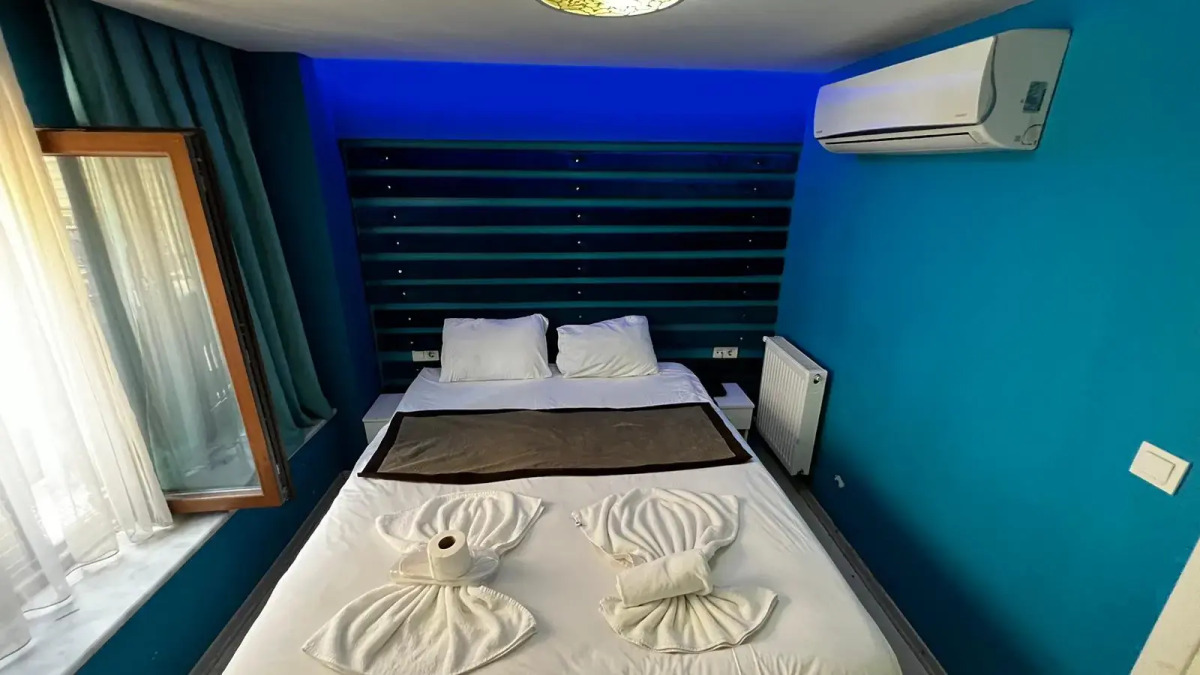 Отель Moon Blue