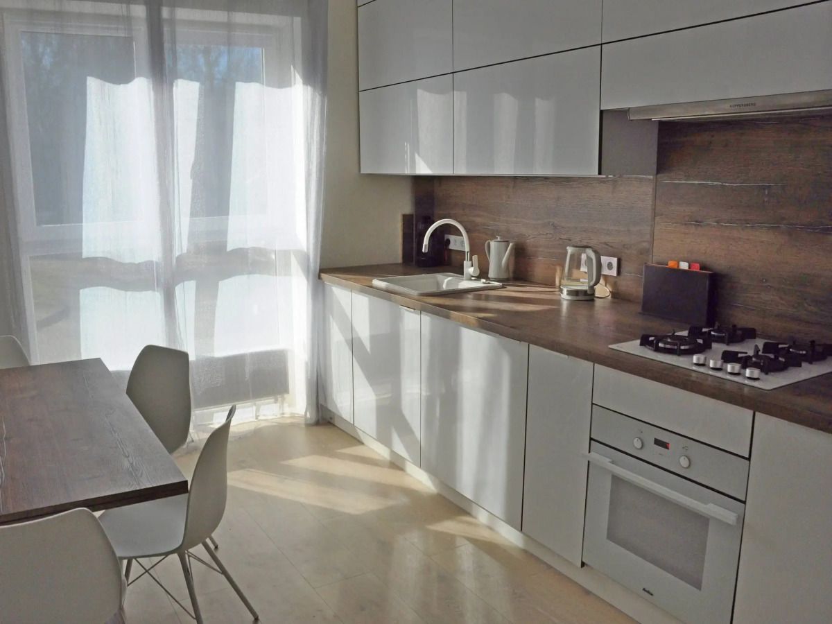 Двухкомнатная квартира на Тихомирова