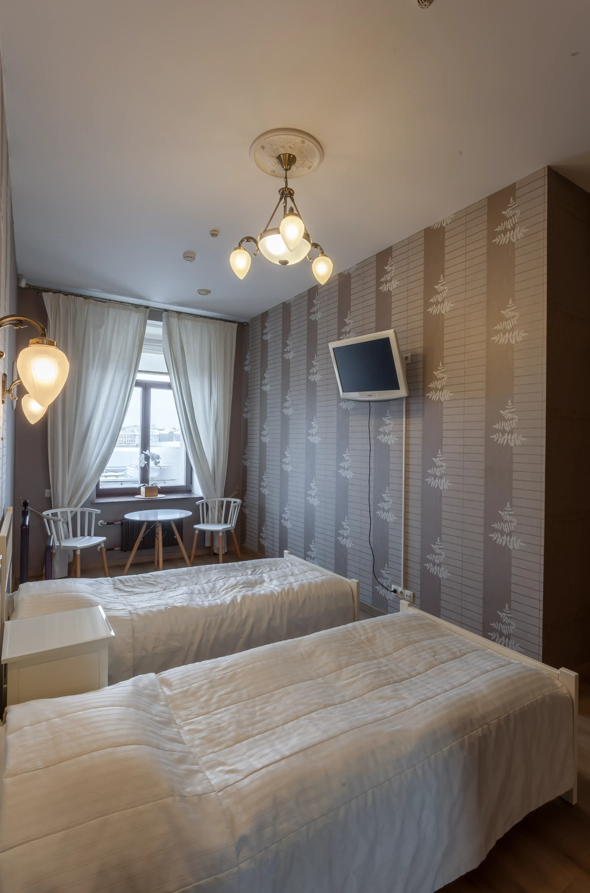 English Guest House Apartments