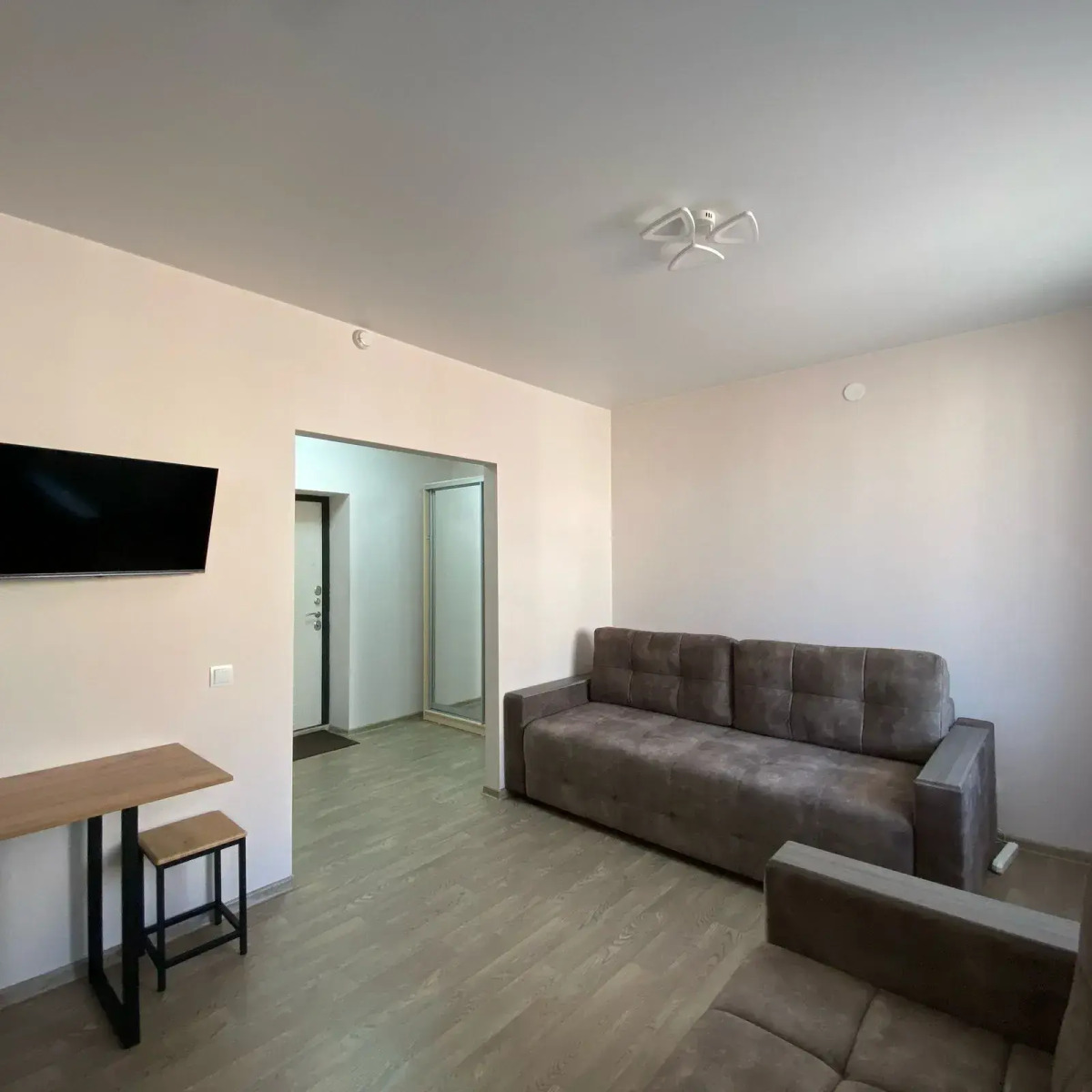 Квартира на Юности 5 Метро 20 Мин на Транспорте