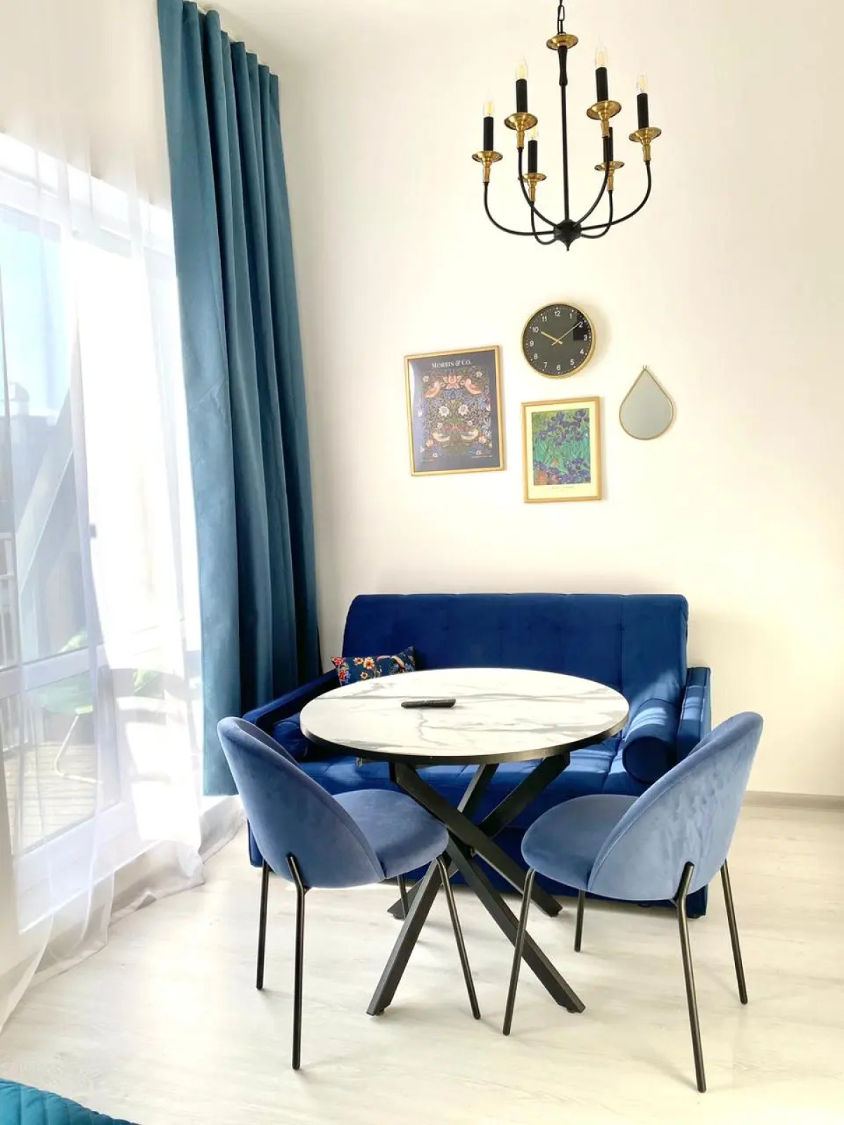 Квартира Стильная Мансардная Квартира Студия у Аэропорта