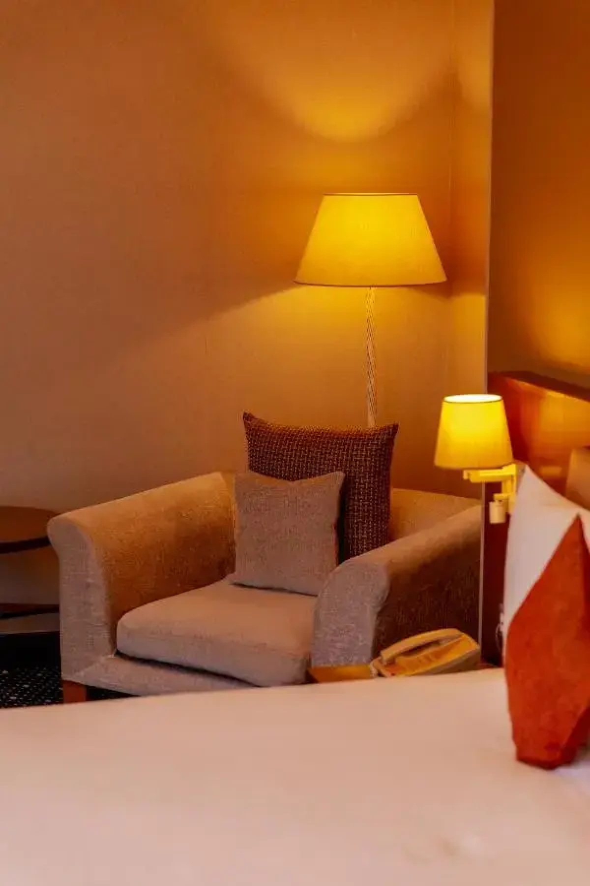 Parkside Hotel & Apartments