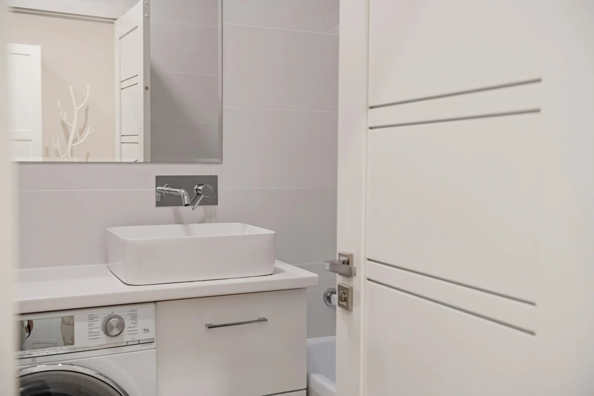 Апартаменты Студия у Станции Метро Грушевка