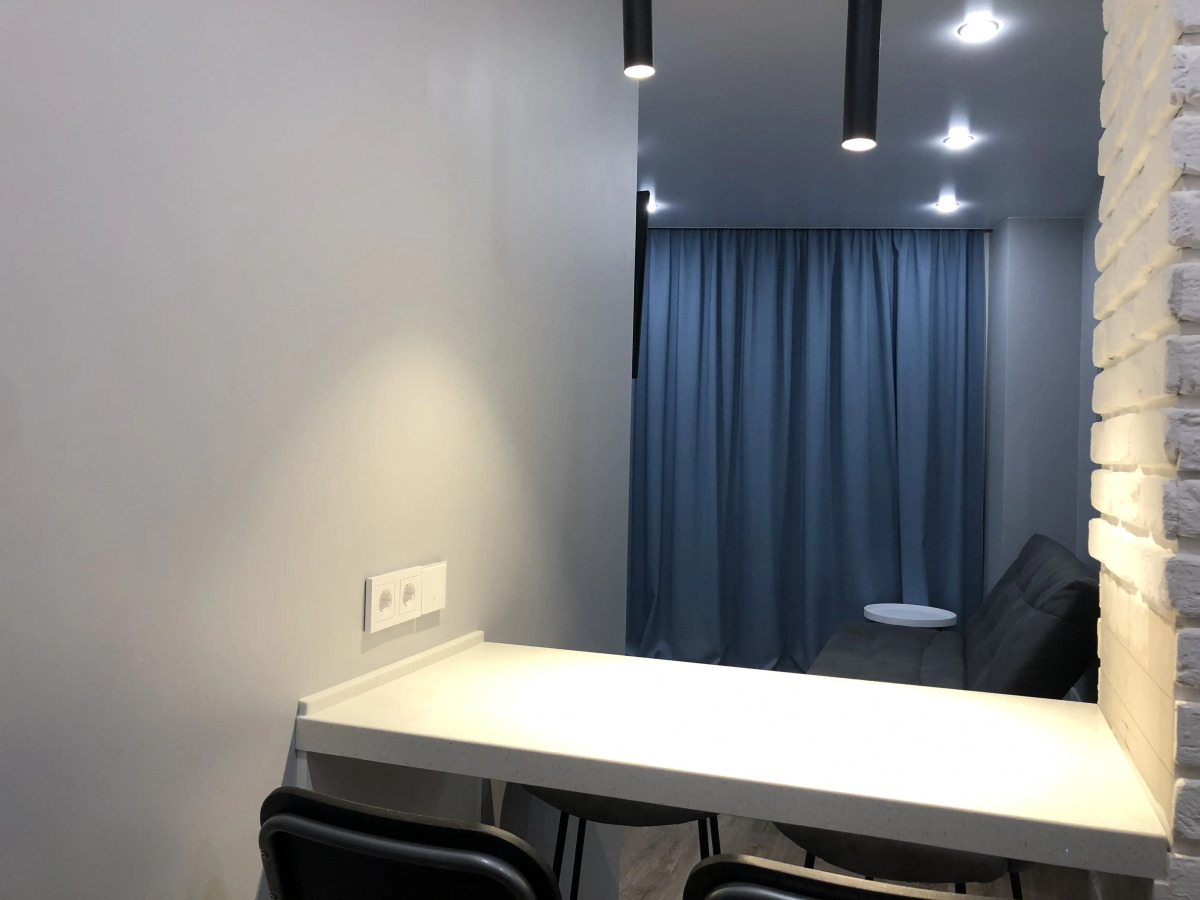 Апартаменты Central Bay Studios Near the Station 1