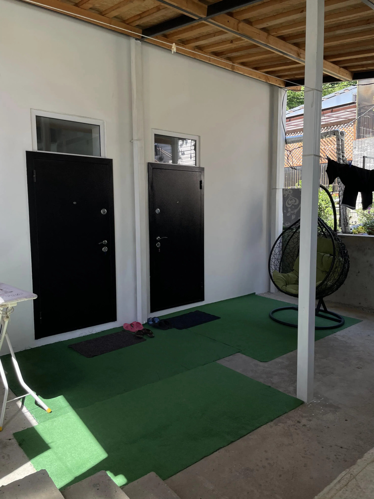 Апартаменты Стандартные трехместные с ванной комнатой