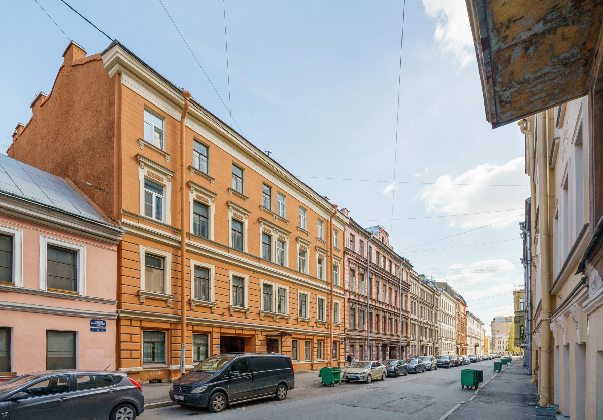 Апартаменты SREDNYAYA PODYACHESKAYA 6 APARTMENTS Просторные трехкомнатные апартаменты Park Lane Inn для 3-х взрослых