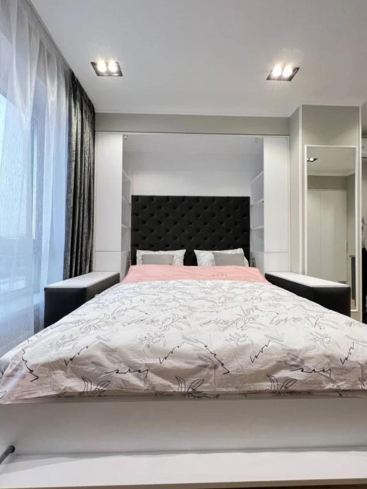 Апартаменты Black Chocolate у метро Филатов Луг