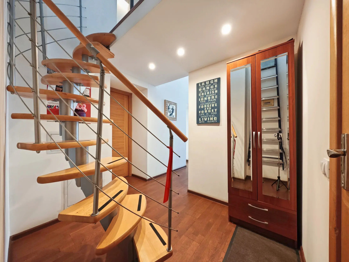 Апартаменты Невский 18 Николь и Мишель