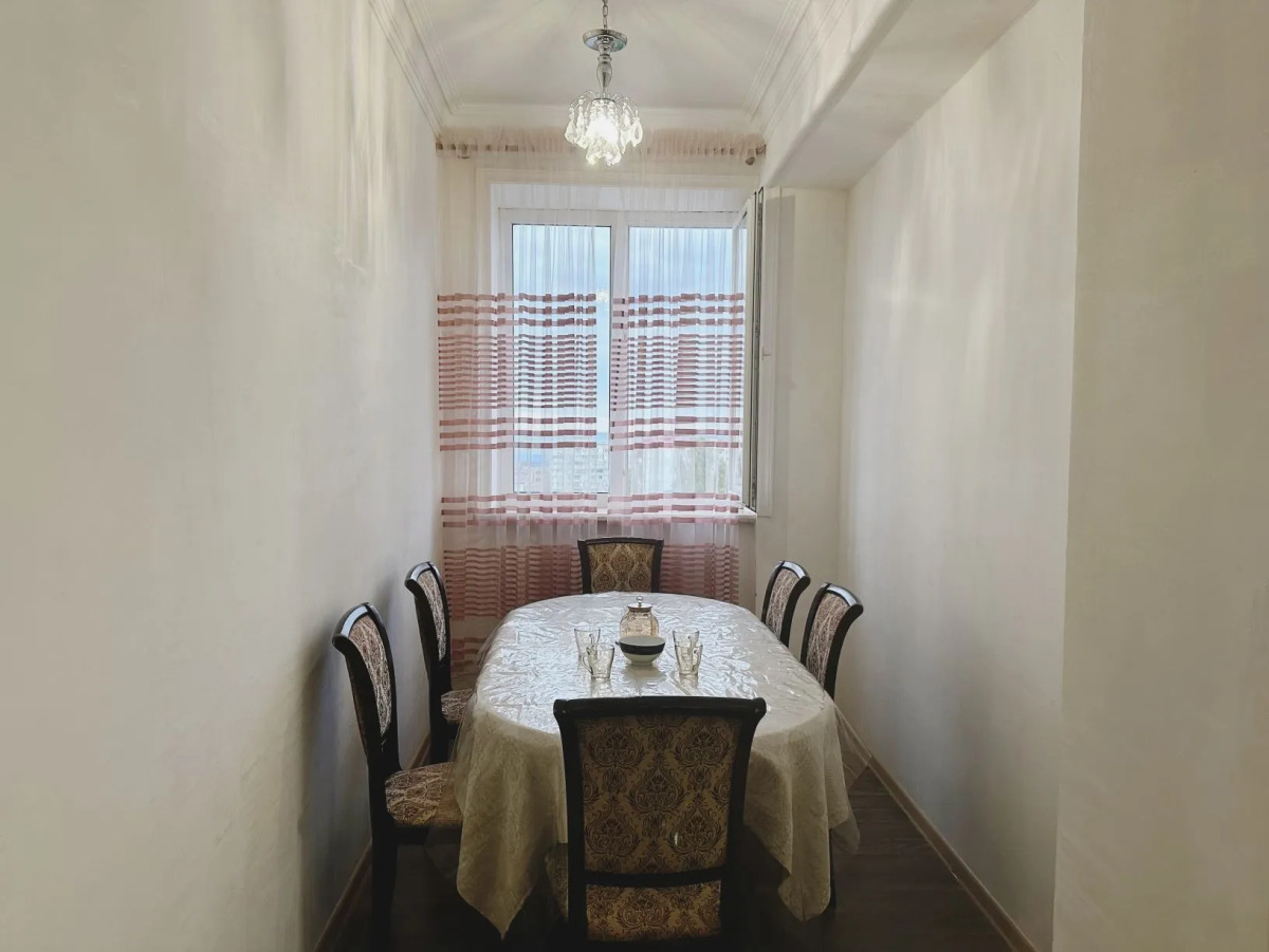 Квартира на проспекте Петра I 121