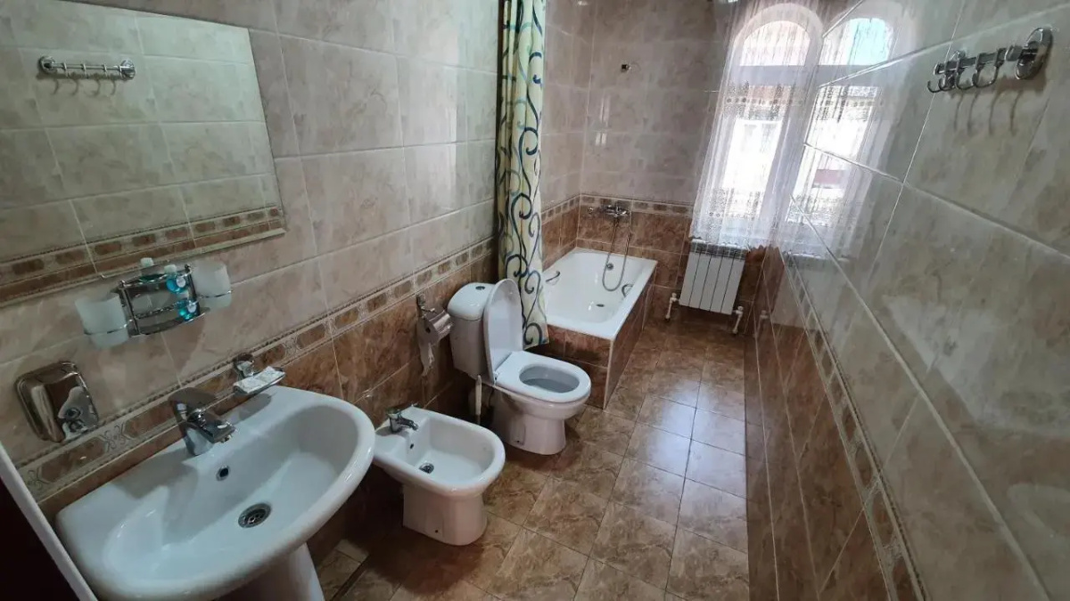 Отель Sarbon