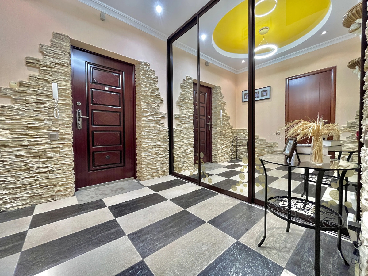 Апартаменты uTrip Sky Чистопольская 34