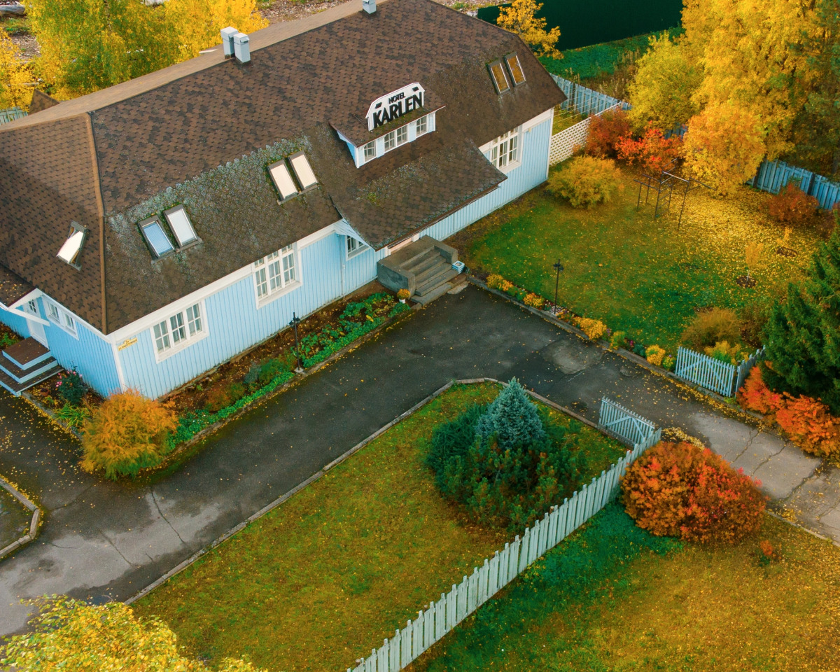 Отель Карлен