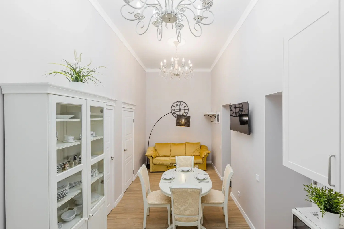 Апартаменты SpbStay Владимирский 13 две спальни