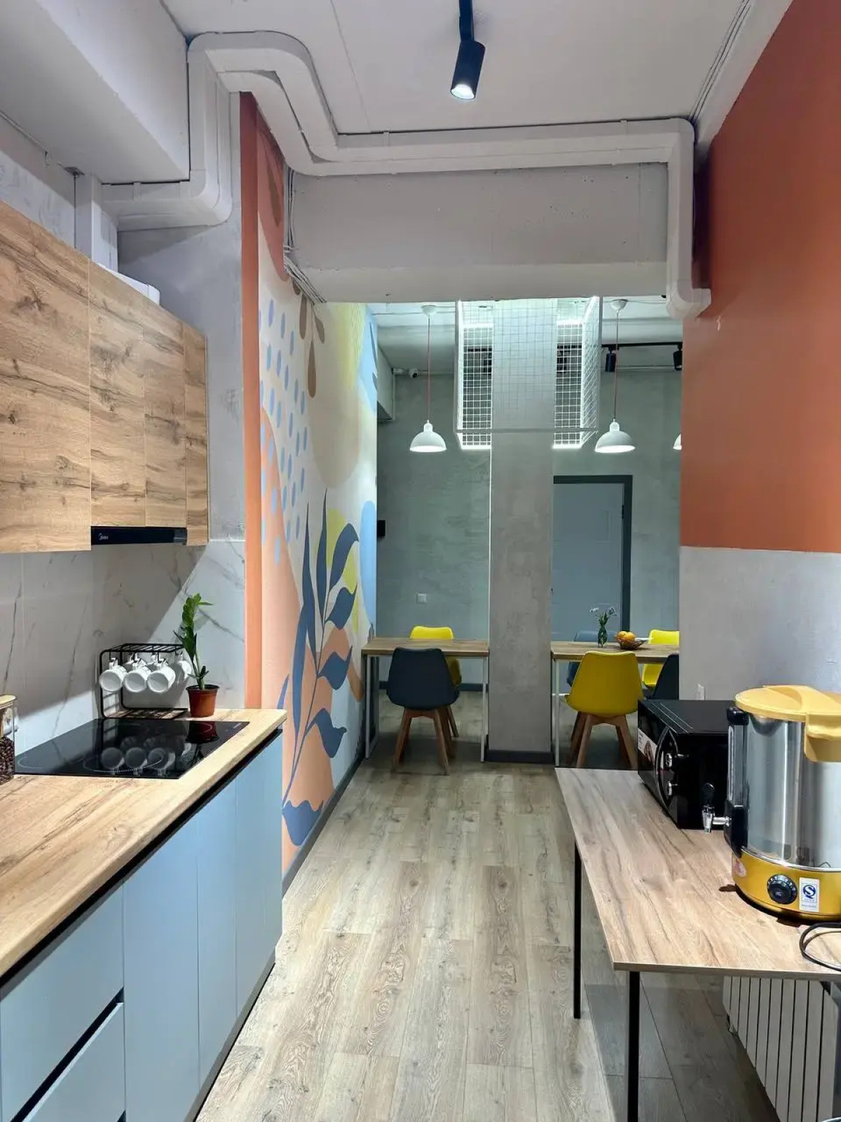 Хостел izzzi hostel Bishkek