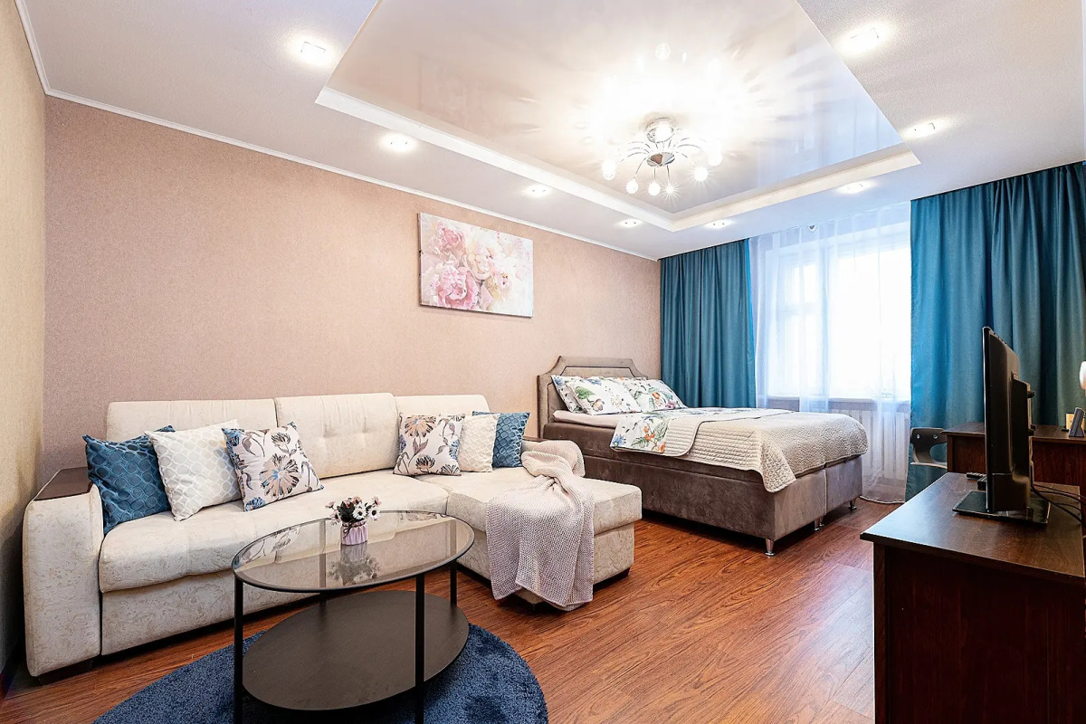 Апартаменты двухкомнатные  на Мещерском бульваре 3/3 .м.Cтрелка. Сова-Дом