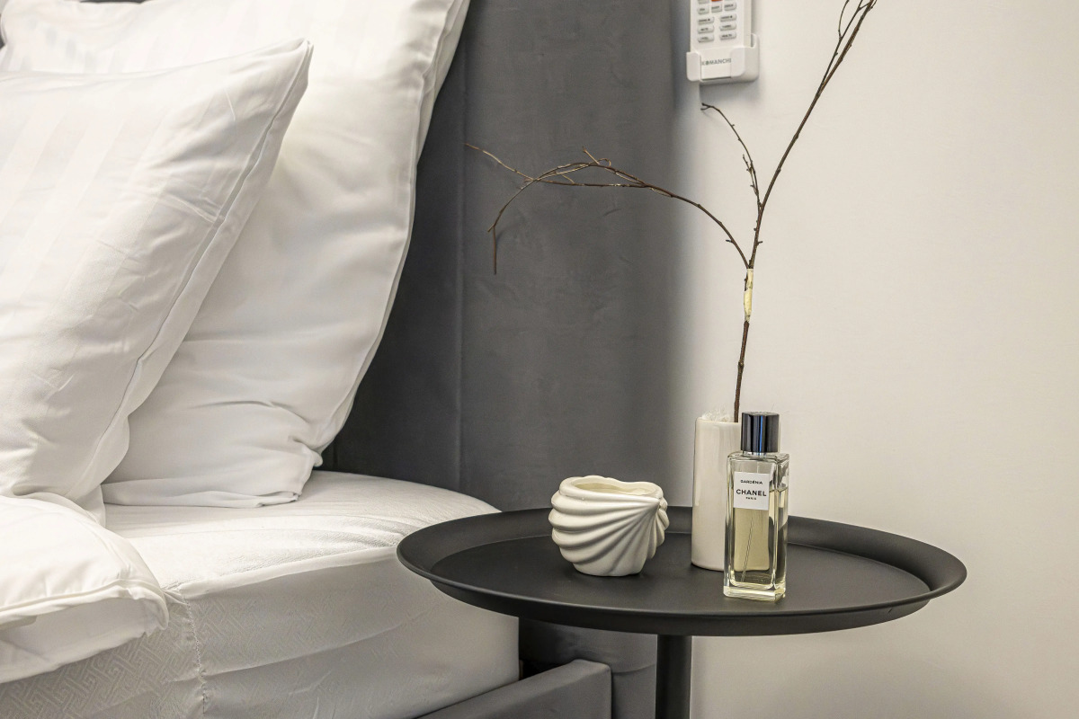 4flats MONOCHROME Квартира у набережной Невы в ЖК бизнес-класса