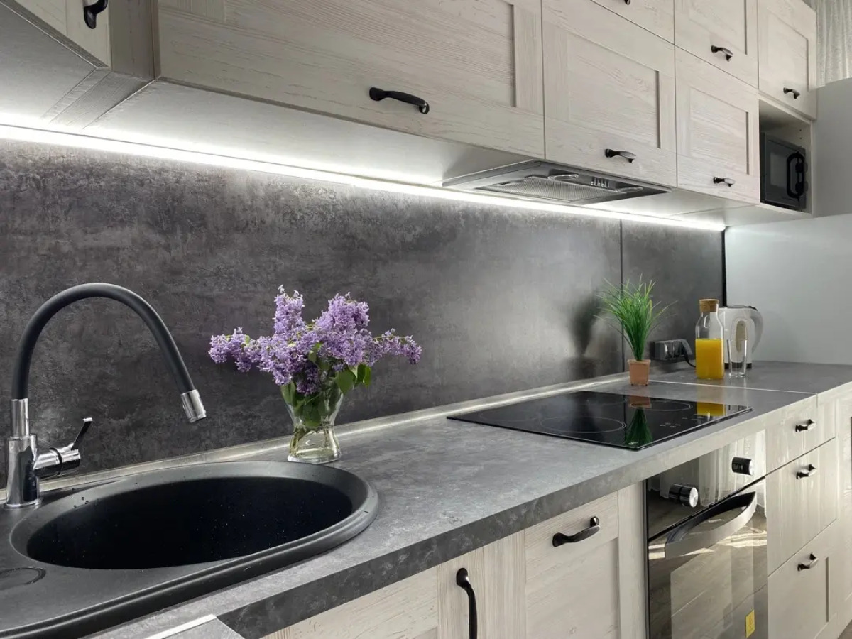 Квартира Поделам на Кислова 27