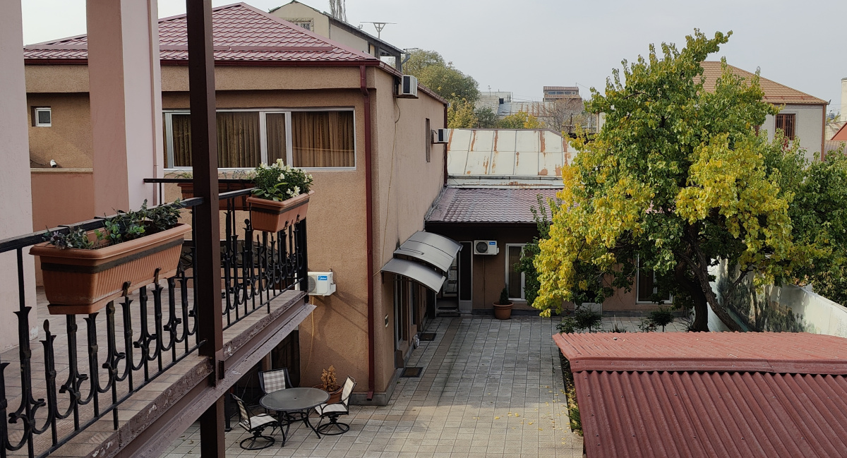 Отель Арег