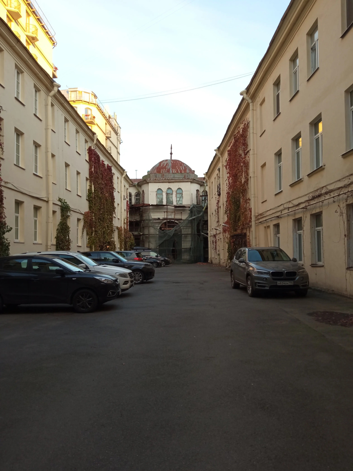 Меблированные комнаты  Be My Guest